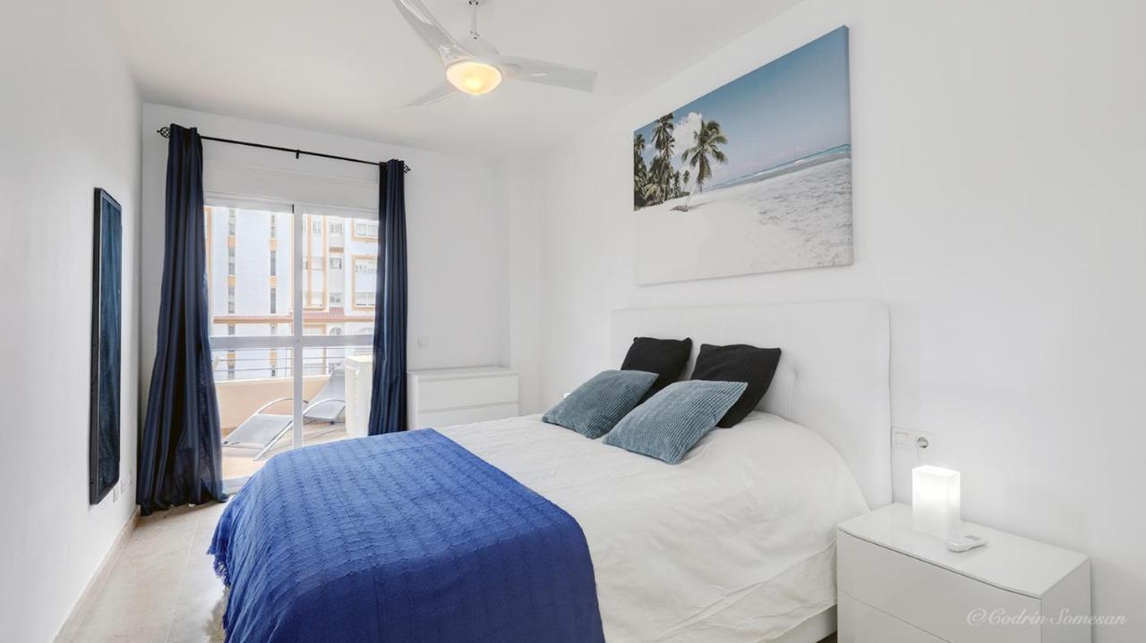 Cozy Overlooking Estepona's Marina! Apartament Estepona