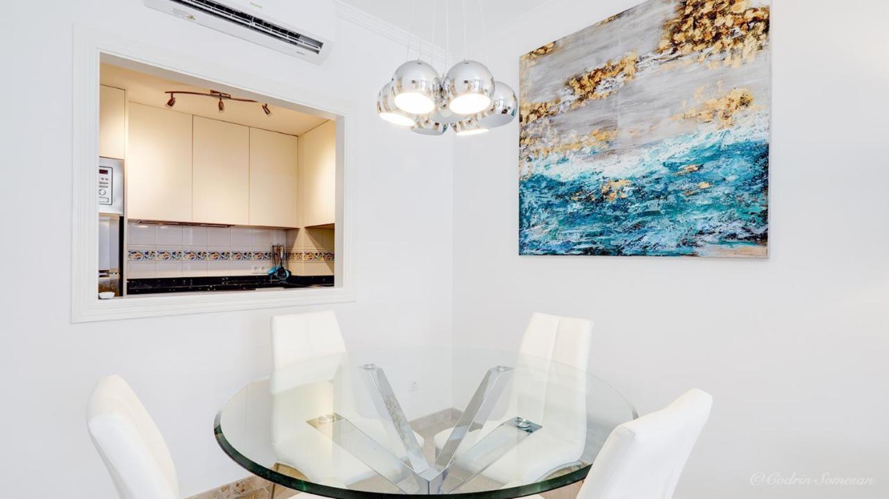 Cozy Overlooking Estepona's Marina! Apartament *