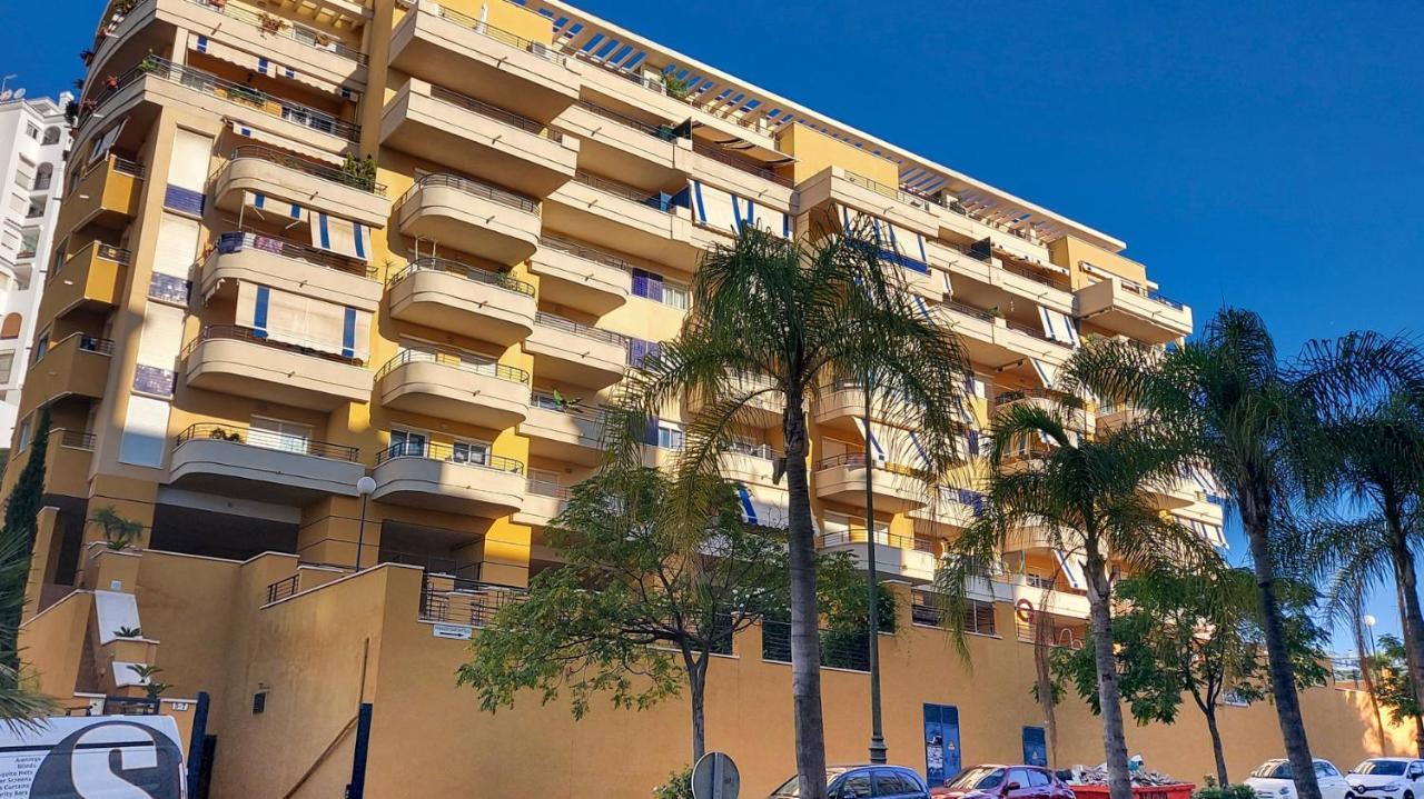 Cozy Overlooking Estepona's Marina! Apartament Estepona