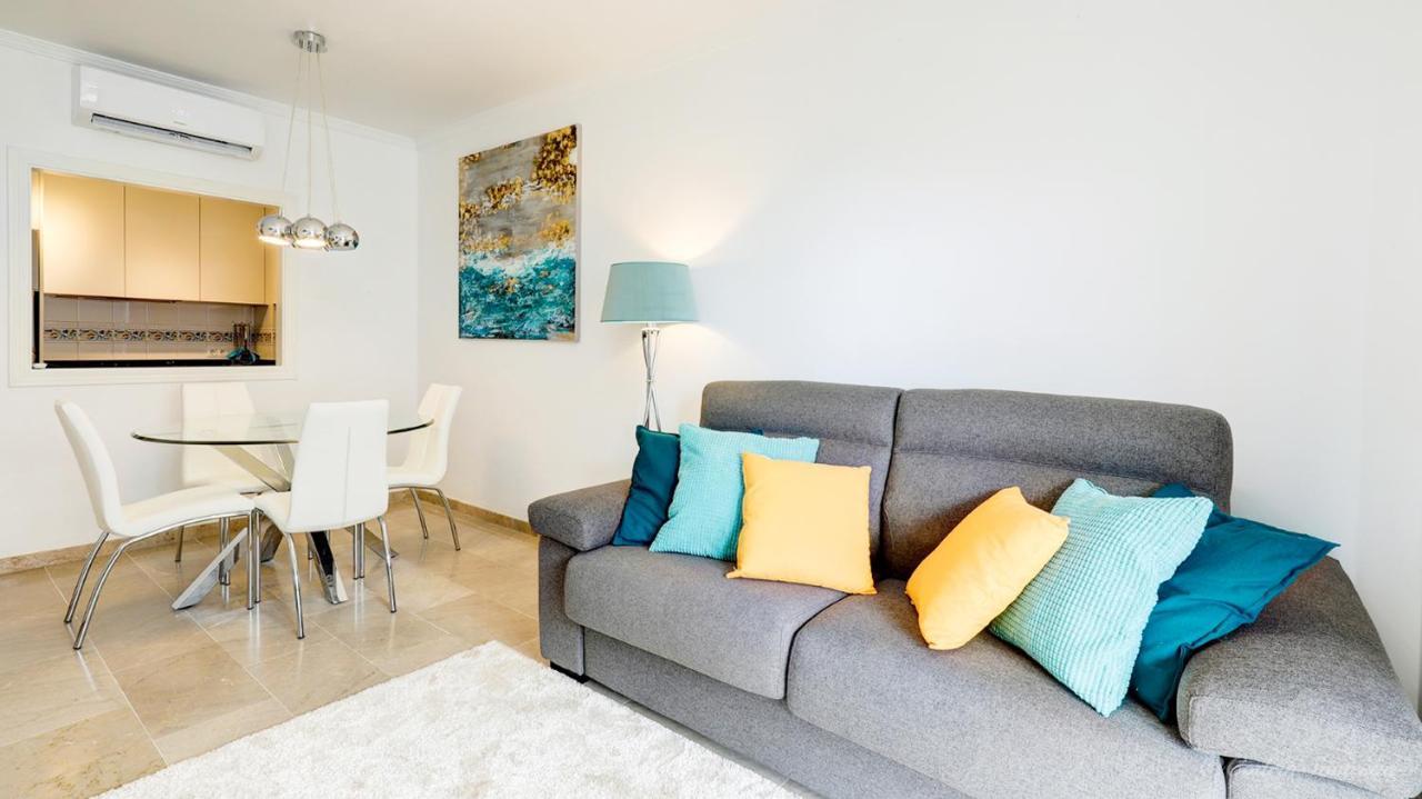 Cozy Overlooking Estepona's Marina! Apartament