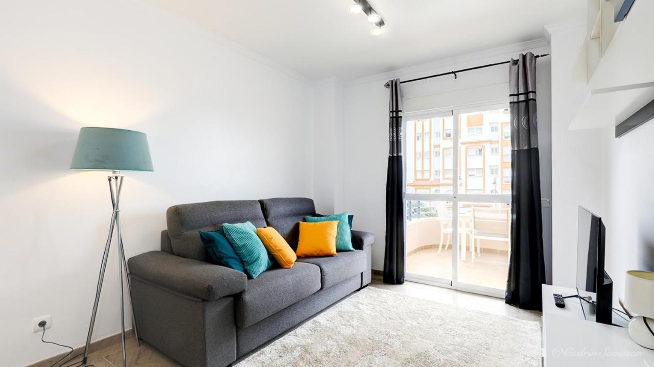 Cozy Overlooking Estepona's Marina! Apartament *