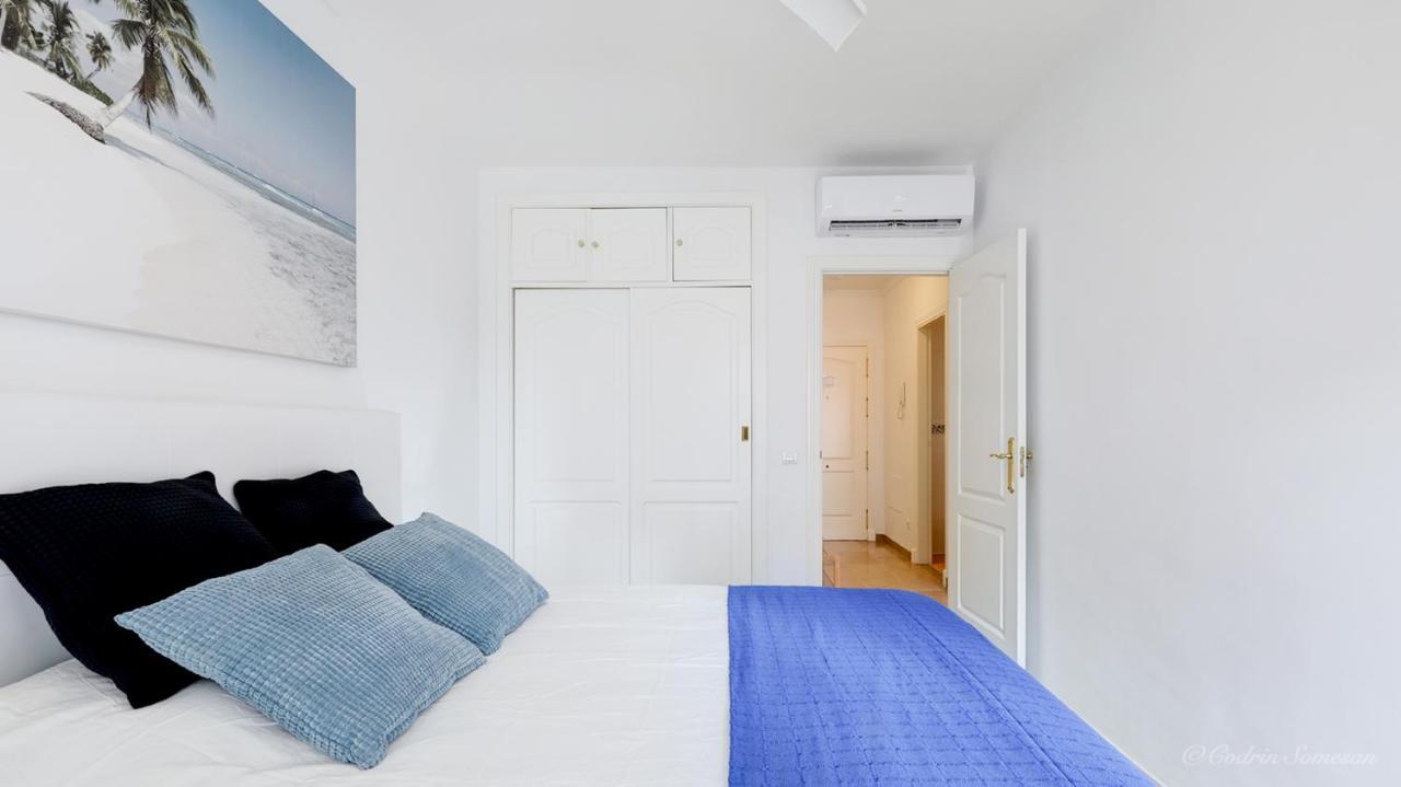 Cozy Overlooking Estepona's Marina! * Estepona