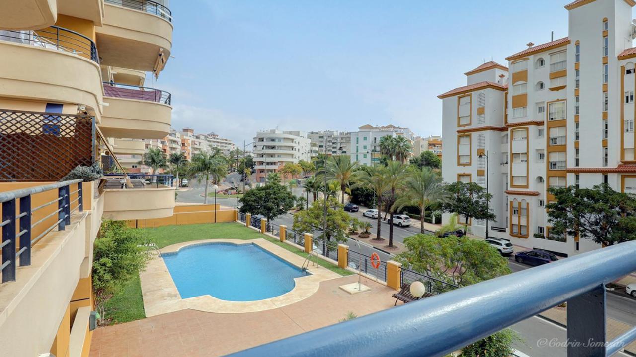 Cozy Overlooking Estepona's Marina! Apartament Estepona